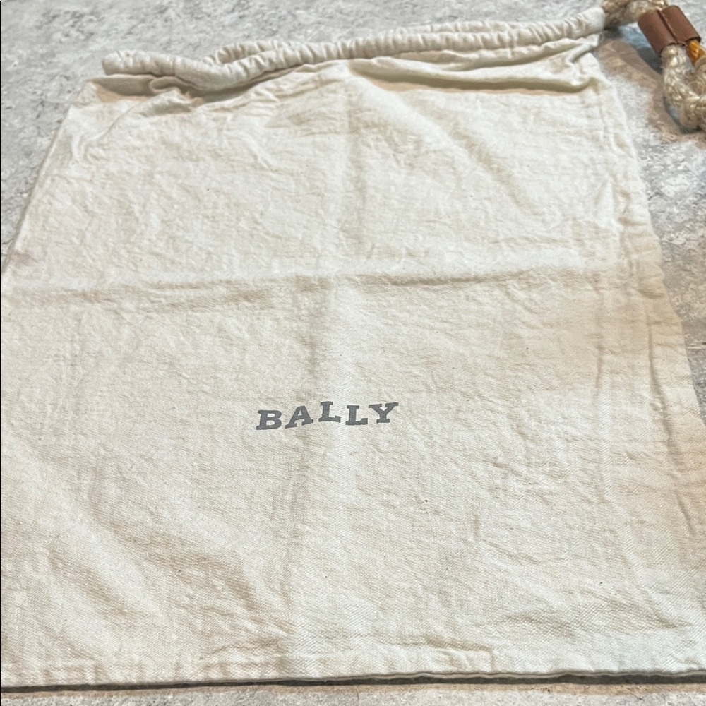 Bally Women's Cream dust bag without tags